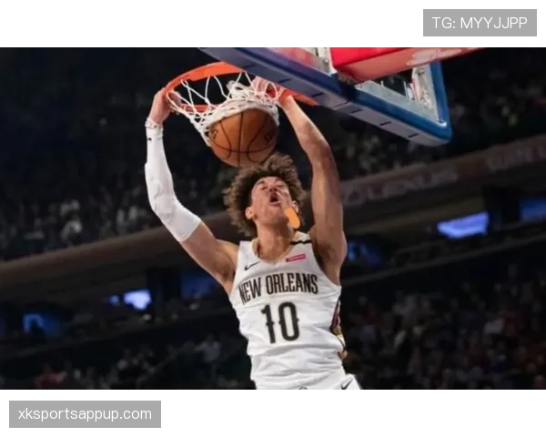 凯德·坎宁安突破创造多次得分机会，提升球队关键时刻进攻效率